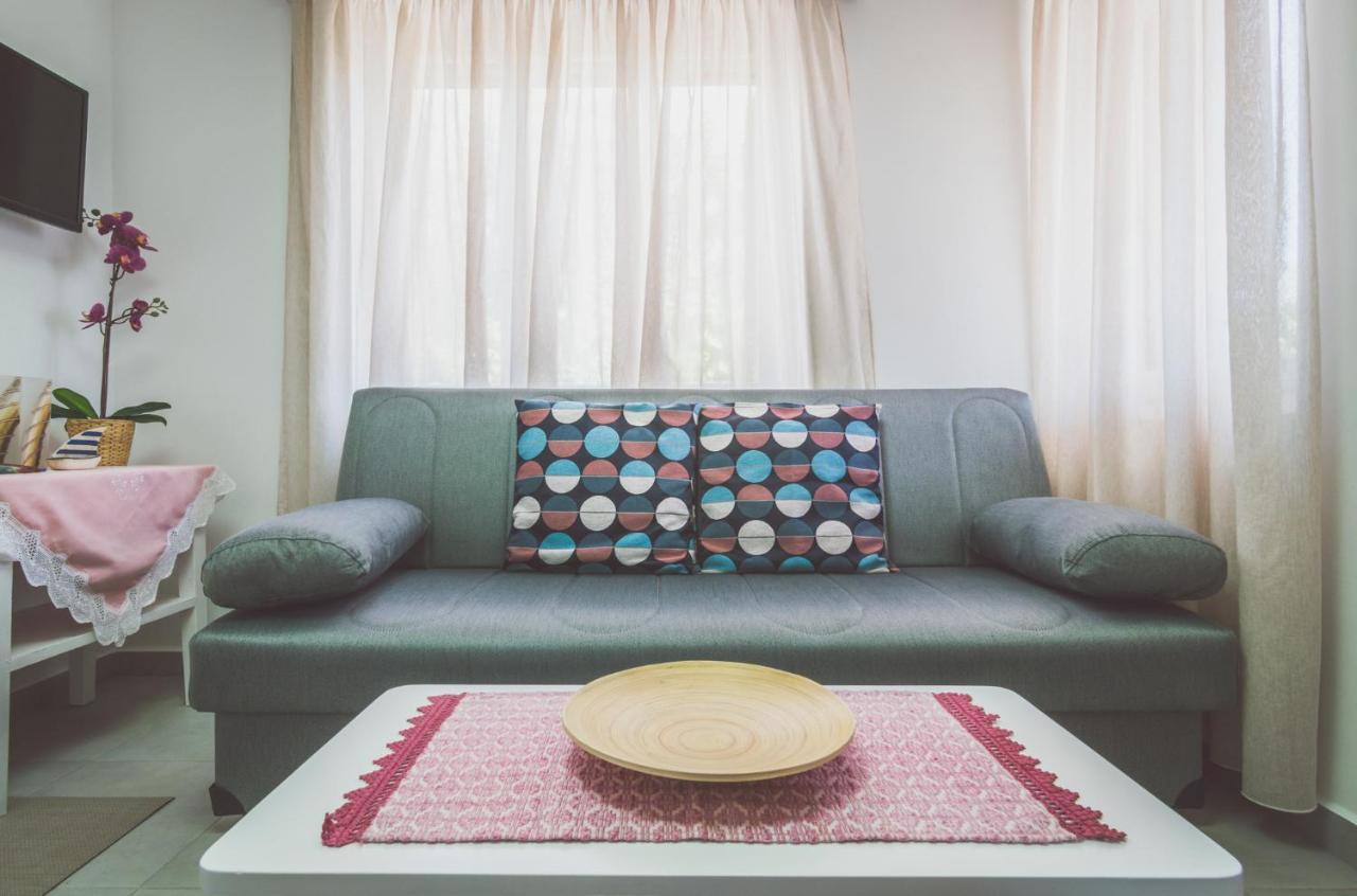 Kourita Garden Apartment With Sea View Near To The Port Of Milos 阿达玛斯 外观 照片