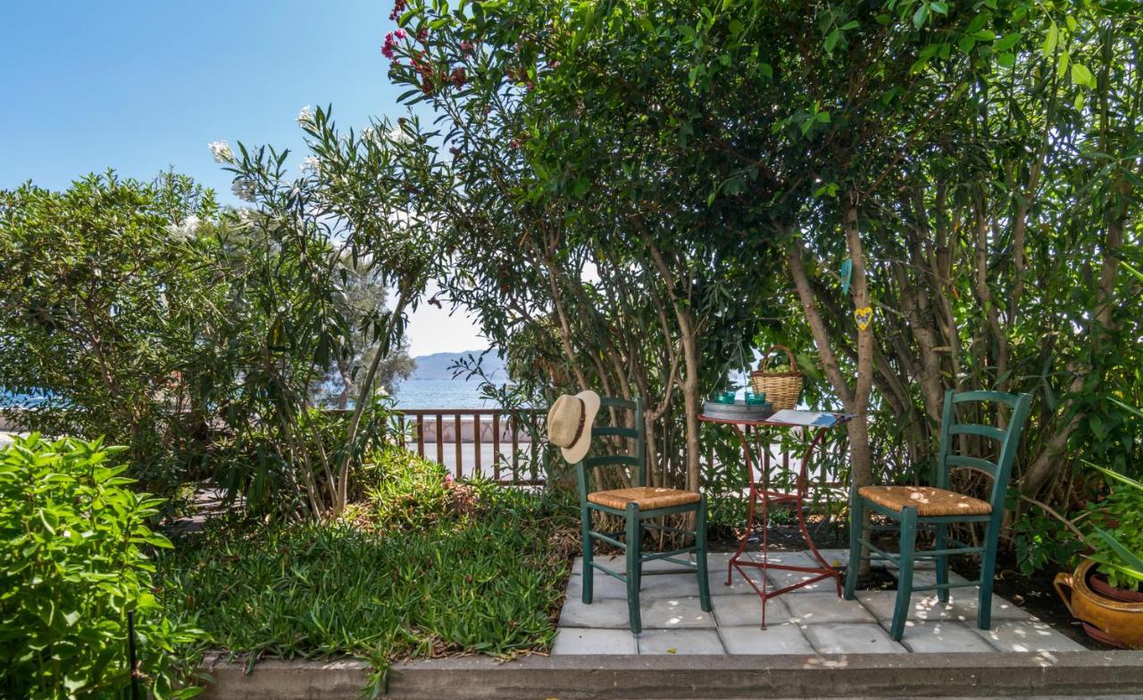 Kourita Garden Apartment With Sea View Near To The Port Of Milos 阿达玛斯 外观 照片